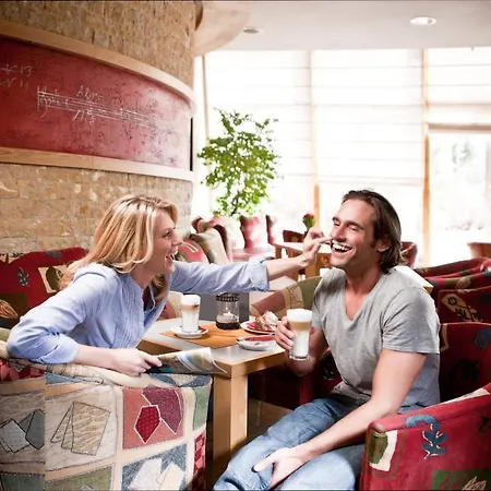 ホテル Familien Mozart リート・イム・オーバーインタール